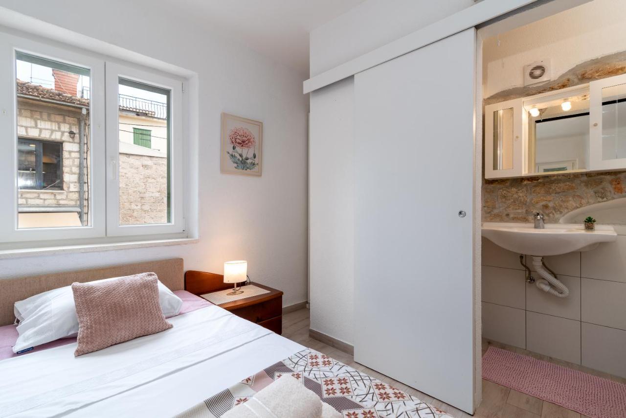 Filomena Rooms Trogir Exterior foto