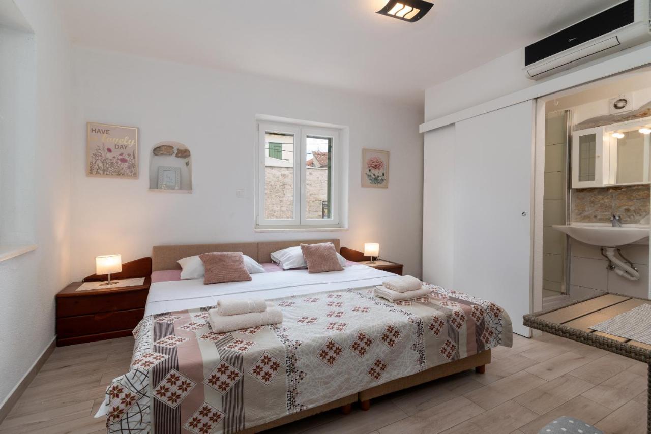 Filomena Rooms Trogir Exterior foto