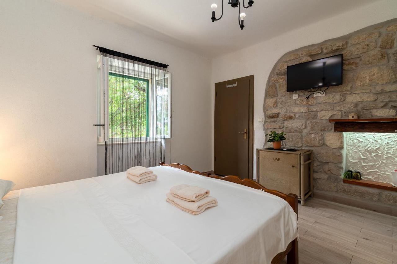 Filomena Rooms Trogir Exterior foto